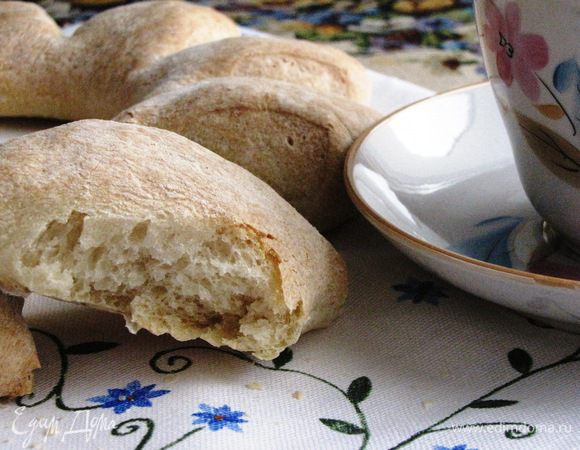 Очень вкусный багет! Много хрустящей корочки, а внутри нежный мякиш.