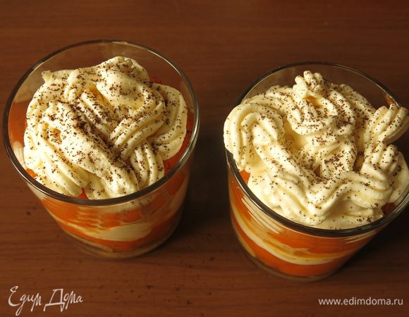 Посыпаем кофе. Приятного аппетита!