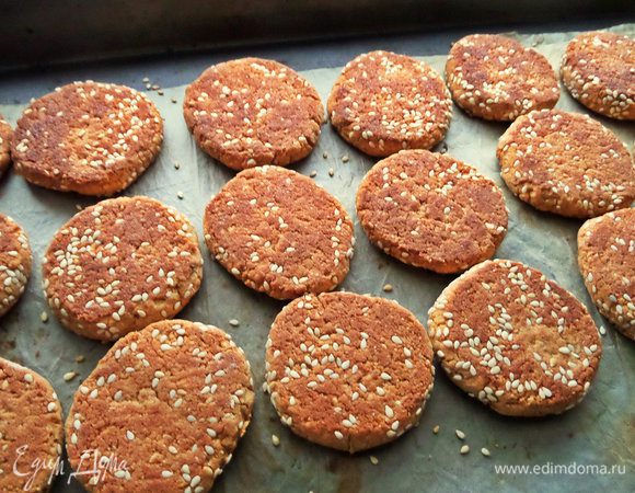 Выпекать с двух сторон 10 и 5 минут. Всего мои пеклись 15 минут при 180°С.