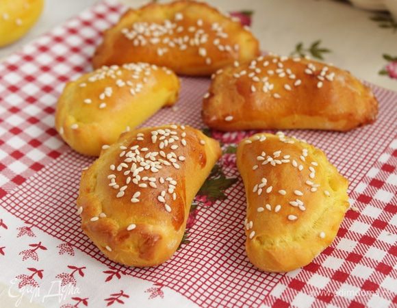 Такие пирожки очень хороши с супом.