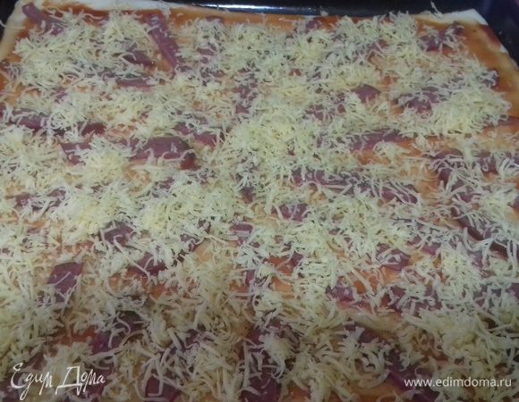 И все посыпала тертым сыром.