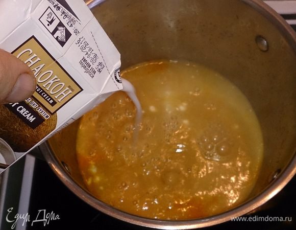 Добавляем кокосовые сливки.