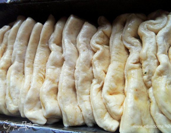 Теперь надо выстроить ломтики в форме «кирпичик». Дать постоять 15—20 минут.