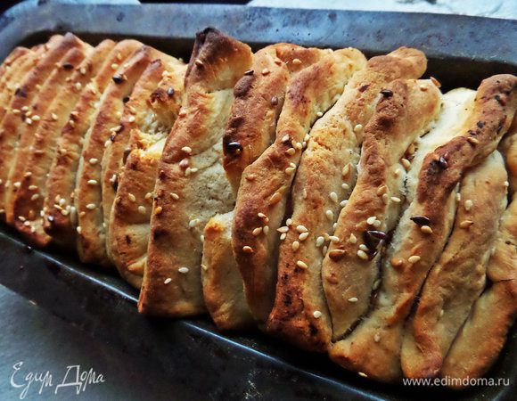 Выпекать в разогретой до 200°С духовке 35 минут.