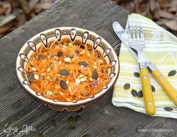 Полезный витаминный салат готов!