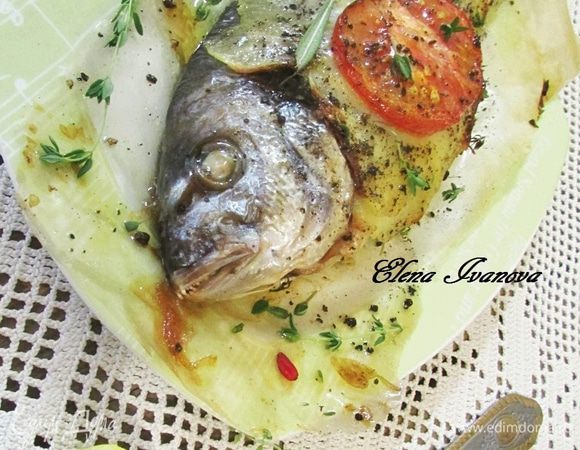 Готовую рыбу извлечь из духовки, перед подачей посыпать ароматными травками.
Приятного аппетита!