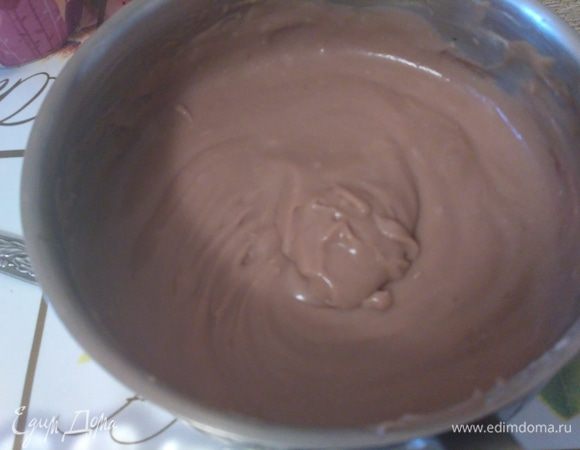 Для крема перемешиваем все ингредиенты и взбиваем. На самом деле крем тоже можно заменить на тот, который вам нравится.