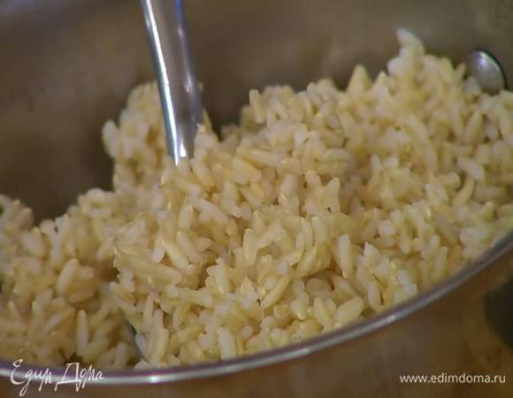Рис отварить согласно инструкции на упаковке.