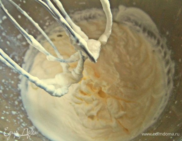 Взбить миксером.