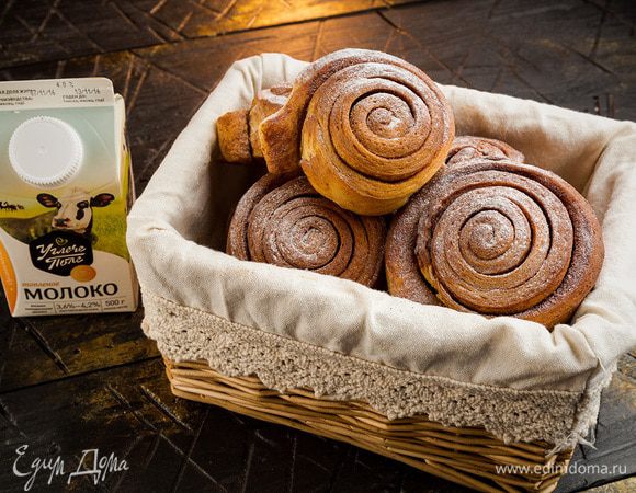 Готовые булочки присыпать сверху сахарной пудрой. Приятного чаепития!