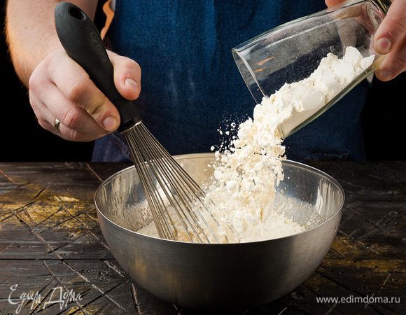 Добавить муку.