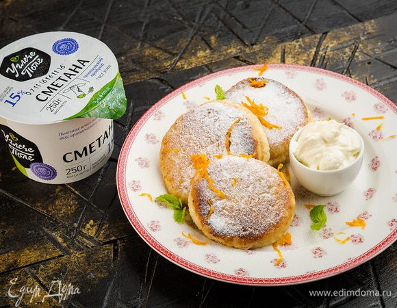 Подавать со сметаной ТМ «Углече Поле». Украсить апельсиновой цедрой и листиками мяты.