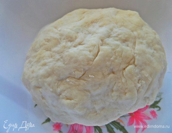 Накрыть тесто и оставить в комнате постоять около часа.