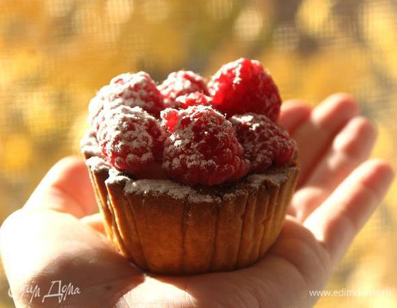 Маленькое насыщенное, с хрустящей оболочкой и нежной начинкой, чудо!