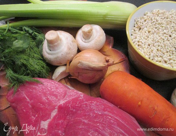 Перловую крупу я замочила на ночь, как делали издавна. Варим ее до готовности. У меня это заняло 30 минут.