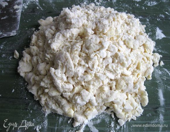 Собрать с краев ближе к центру. 