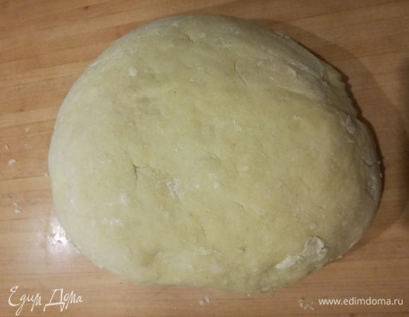 Убрать готовое тесто в холодильник на 30 — 40 минут.