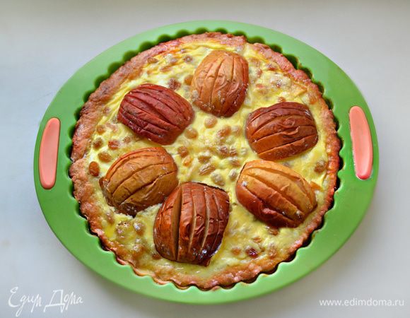 Готовый пирог можно присыпать сахарной пудрой или кокосовой стружкой и украсить веточками мяты!