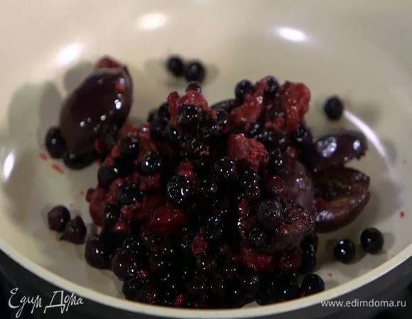 Ягоды разморозить.