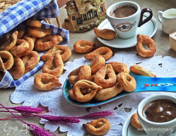 Печенье хорошо разламывается, но не крошится.