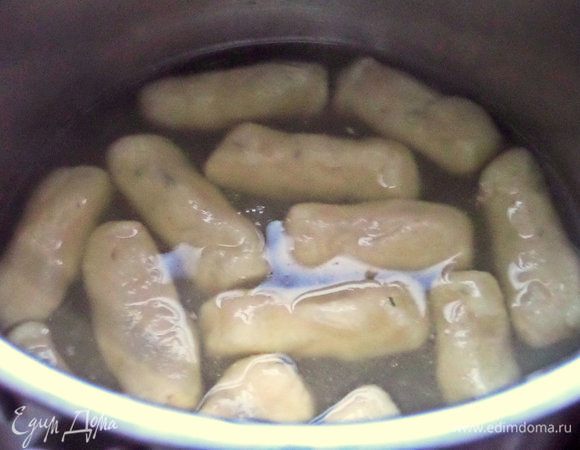 Варить в подсоленной воде. Я варила в отваре, который предусмотрительно сохранила.