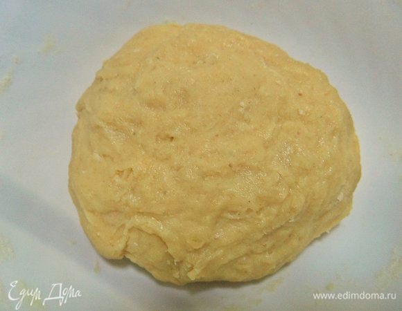 Замесить тесто.