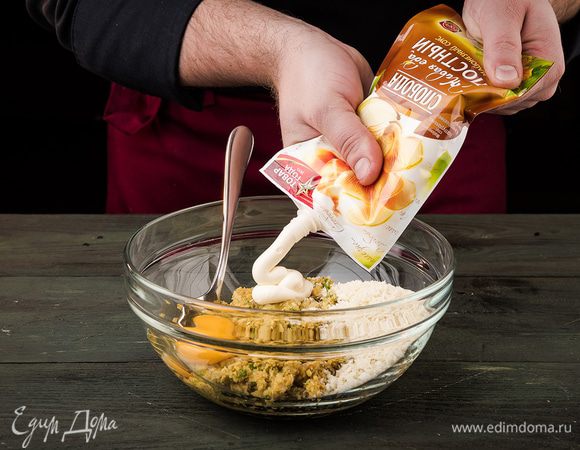 Добавить майонез Постный ТМ «Слобода». Еще раз все перемешать.