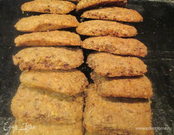 Выпекаем при  180°С 15 минут. Печенье должно остаться чуть влажным внутри.