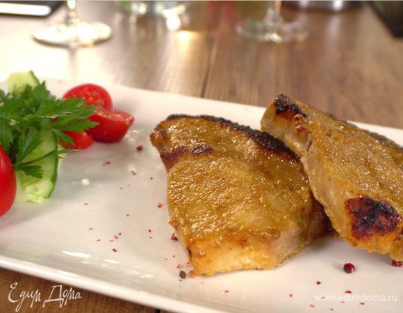 Подать к столу такое мясо можно с овощами на ваш вкус.