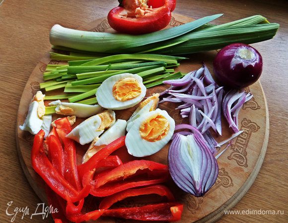 Пока тесто подходило, я подготавливала начинки.