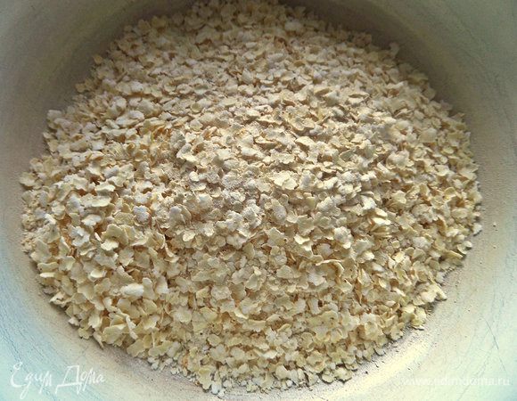 Вместо пшена я использовала хлопья, которые готовятся за считанные минуты, но это не принципиально.