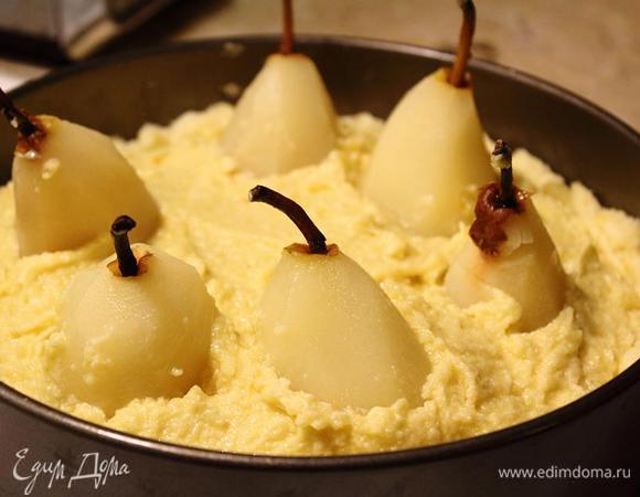 Заполняем все пространство кремом и отправляем в духовку при 180°С на 40 — 60 минут. Готовность: oн должен быть с хорошей корочкой и слегка «живеньким» внутри.