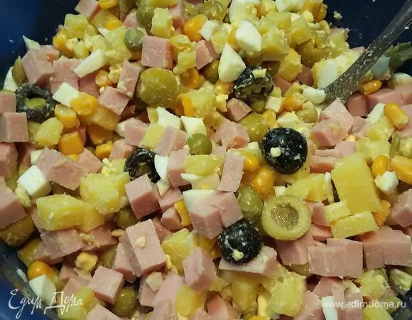 Все смешать. Добавить майонез. Посолить по вкусу.