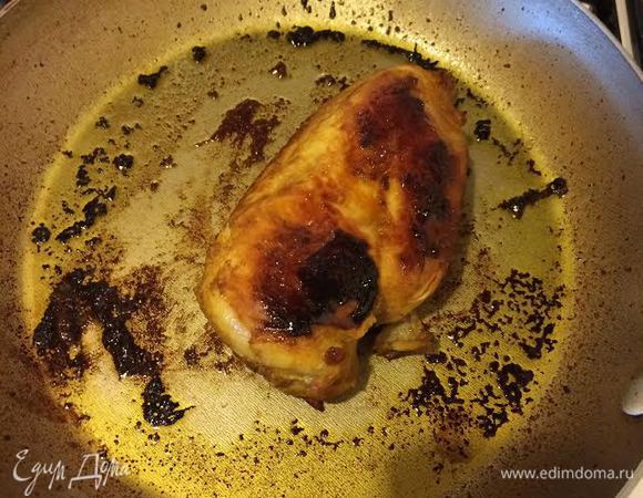Затем обжарить до румяной корочки.