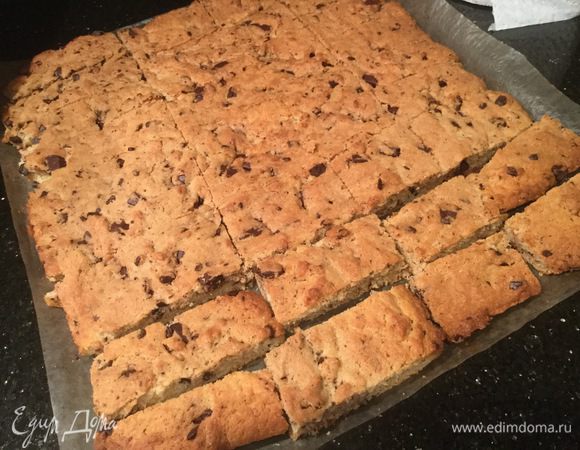 Остывшее печенье разрежьте на тонкие полоски. Приятного аппетита!