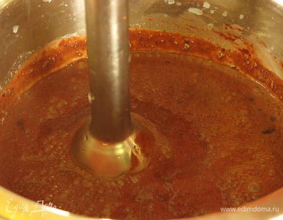 Измельчаем массу блендером.