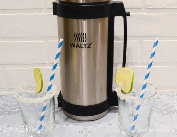 Поставим глинтвейн в термосе настаиваться минут на 40. 