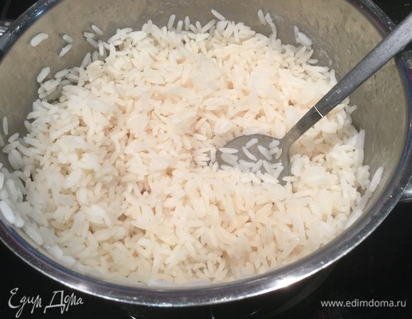 Рис сварите до готовности и промойте холодной водой.