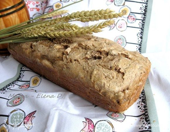 Вынуть форму из духовки. Дать немного постоять. Вынуть хлеб из формы. Хлеб после полного остывания следует убрать в льняной мешочек или завернуть в полотенце. На ночь я его прямо в полотенце убрала в целлофановый пакет. 