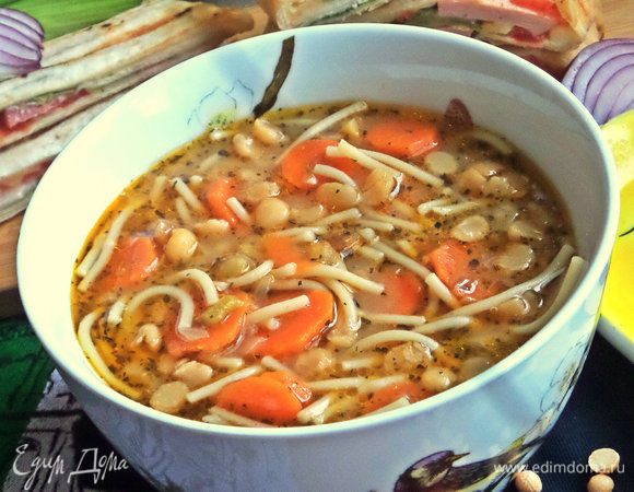 Подавать, сбрызнув в тарелке оливковым маслом. По желанию добавить зелень петрушки.