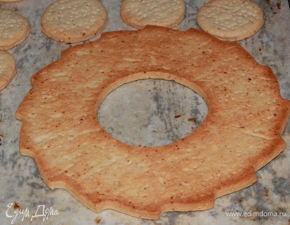 С обратной стороны это выглядит вот так. Остужаем до полного.