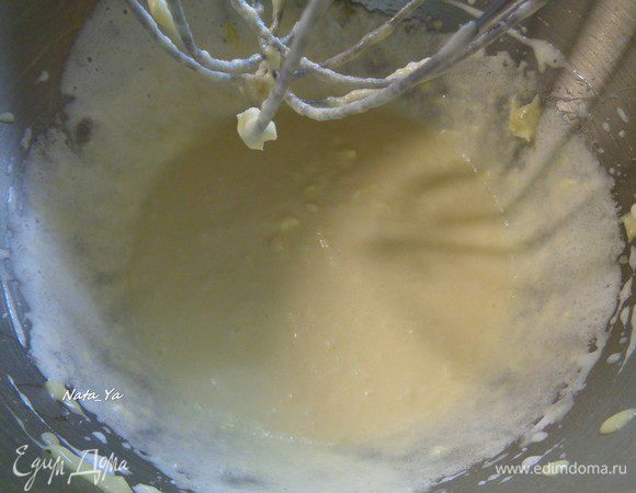 Добавим молоко.