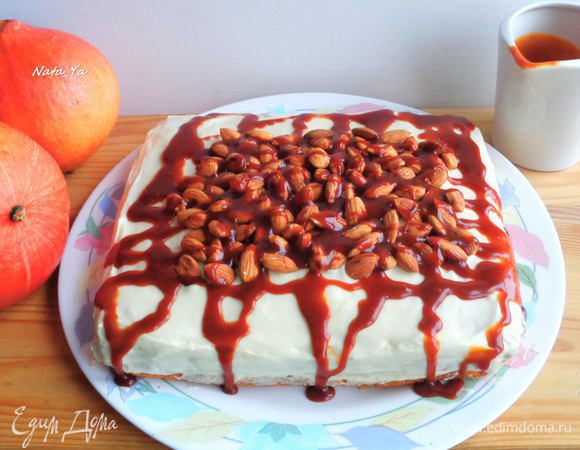 Польем остывшей карамелью верх.