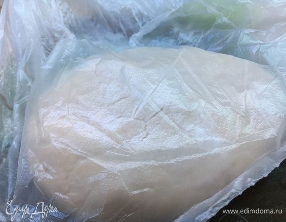 Отправляем в пакет или пищевую пленку на 5 минут.