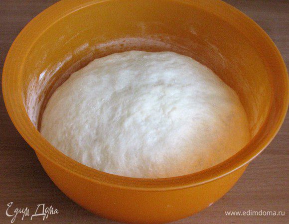 Через час-полтора тесто должно хорошо подняться.