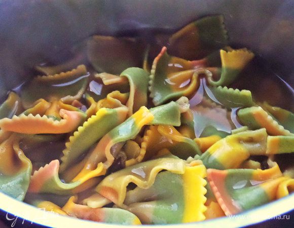 Поставить вариться до готовности.