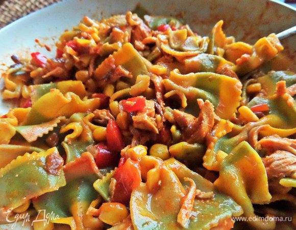 Перемешать прямо в сковороде, выключить огонь.