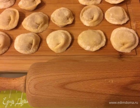 Слепить пельмени.