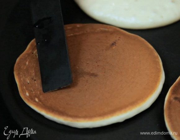 Затем приготовить оладьи до золотистого цвета с двух сторон.