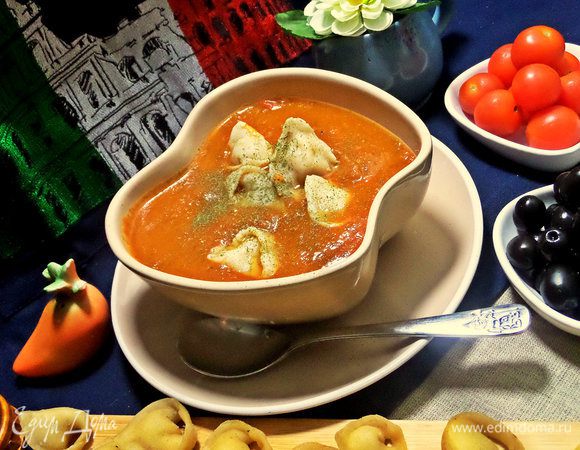 Получается самодостаточное блюдо, никакой сметаны, которую мы привыкли подавать к пельменям, не нужно!